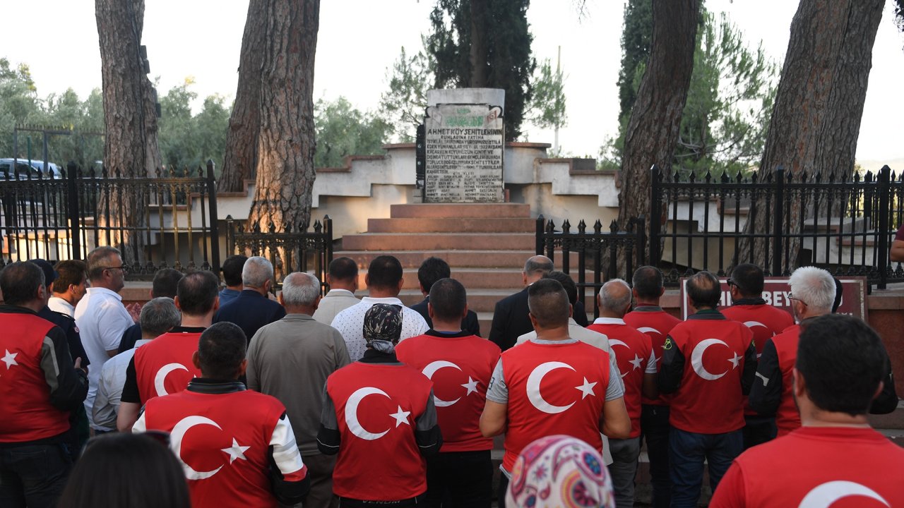 Bursa’nın kurtuluşunun 103’üncü yılı nedeniyle şehitliklerde anma töreni düzenlendi