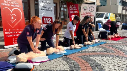 Edirne’de ilk yardımın önemi, kalabalık caddede uygulamalı anlatıldı