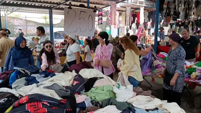 Edirne'de sınır kapılarında gurbetçi yoğunluğu bitti, Bulgar turistler yeniden alışverişe başladı