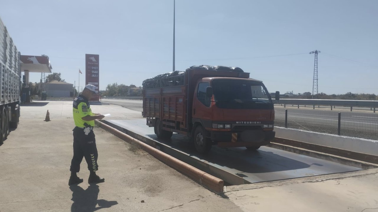 Edirne'de taşıma sınırını aşan kamyon sürücüsüne 51 bin lira ceza