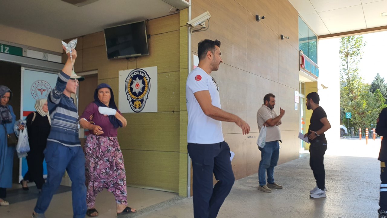 Elini salça makinesine kaptıran kadının 4 parmağı koptu