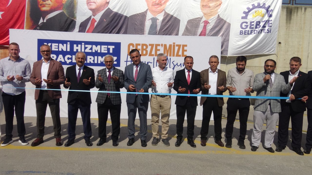 Gebze Belediyesi filosuna katılan 33 adet yeni araç, törenle hizmete başladı