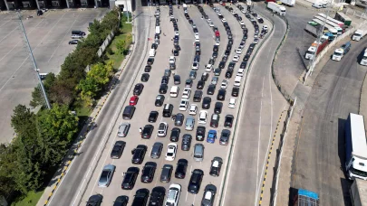 Gurbetçi yoğunluğunun yaşandığı Edirne’deki sınır kapılarından, 4 milyondan fazla kişi geçiş yaptı