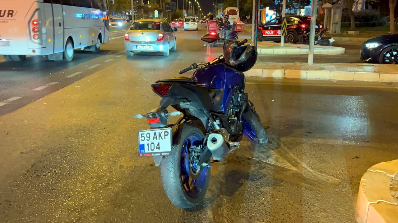 İtfaiye aracına çarpan motosiklet sürücüsü yaralandı