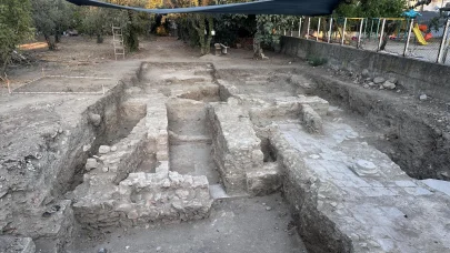 İznik’te Roma Dönemi’ne ait mozaiği gün yüzüne çıkarmak için çalışmalar sürüyor