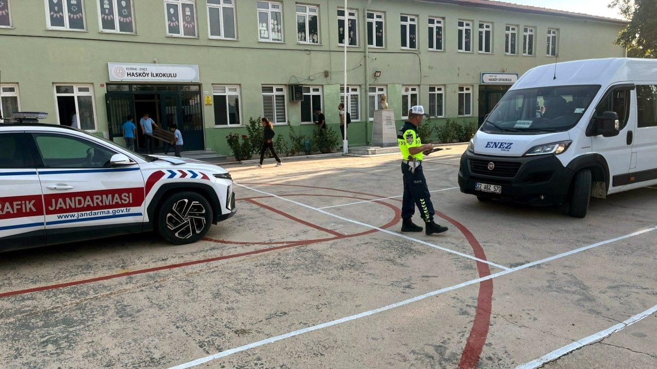 Jandarmadan okul önü ve çevrelerinde denetim