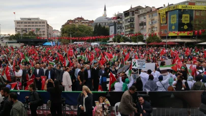 Kocaeli’de Küresel Sumud Filosu’na destek yürüyüşü