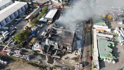Kocaeli'de, lojistik deposunda yangın
