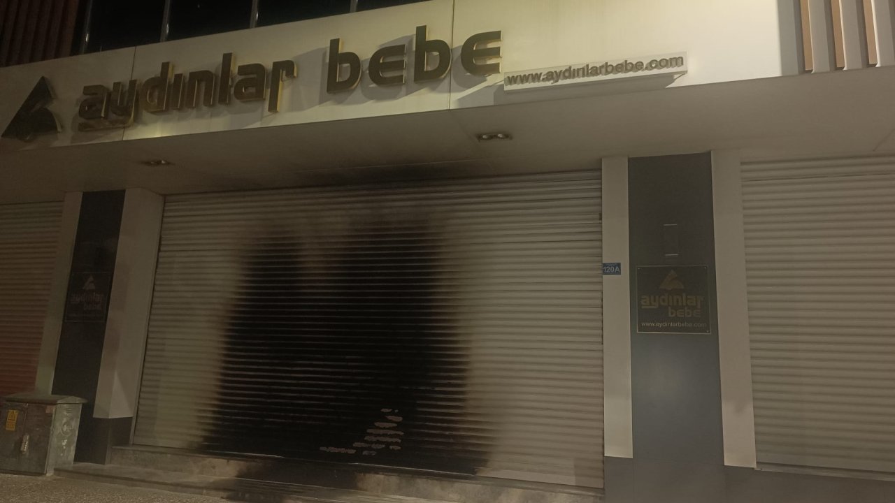 Mağazayı kundaklamaya çalışan şüpheli, o anları cep telefonu kamerasıyla kaydetti