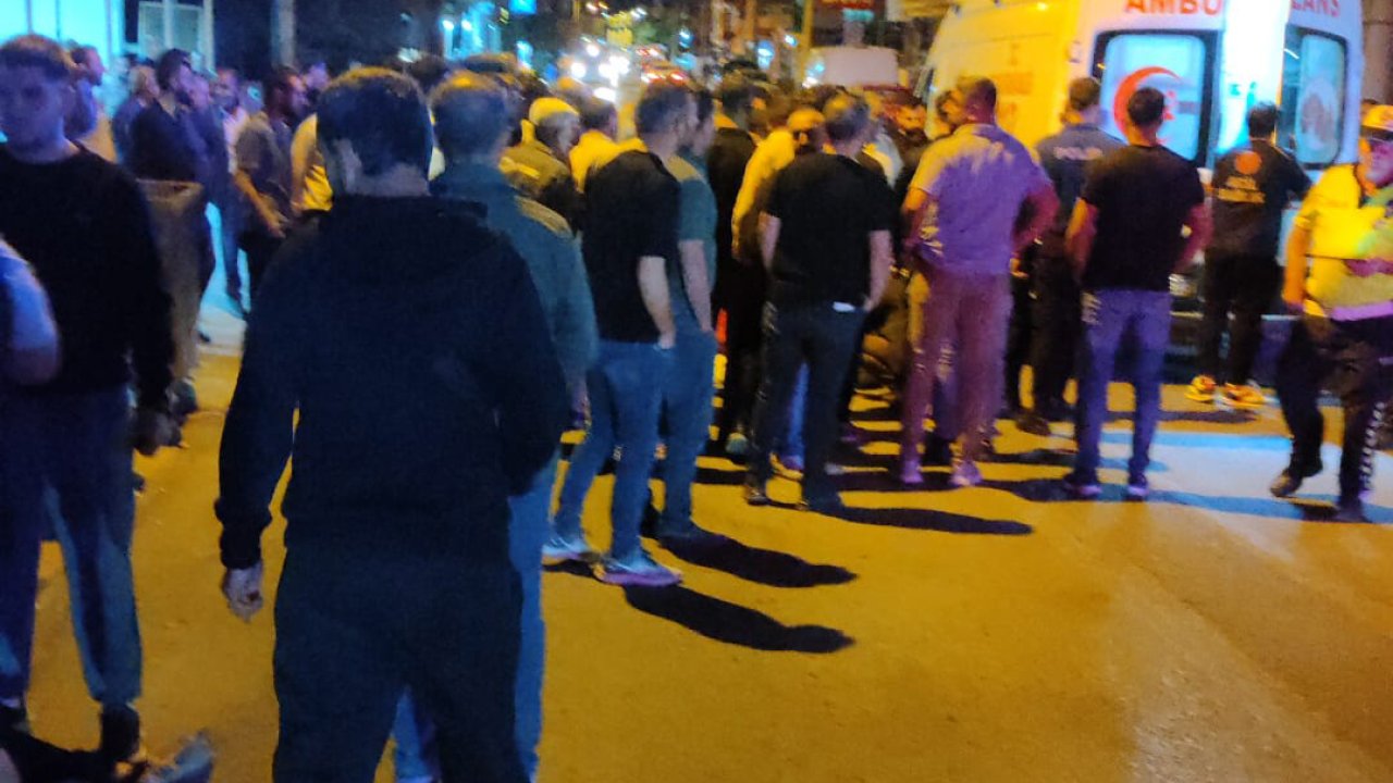 Motosiklet, yayaya çarptı: 2 yaralı