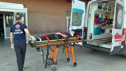 Motosikletin çarptığı 2 lise öğrencisi yaralandı