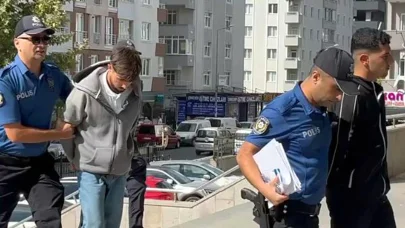 Çocuk parkında gürültü kavgası, 1 yaralı