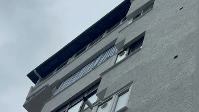 Şarkıcı Güllü, Yalova'da evinin balkonundan düşüp hayatını kaybetti