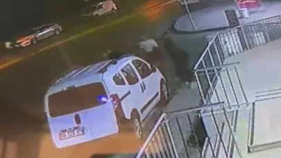 Sosyal medyada tartıştıkları kişiyi 10 bıçak darbesiyle yaraladılar