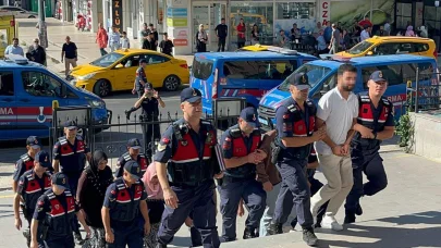 Tabanca ile öldürüldü; eşi, 2 oğlu ve yengesi gözaltında