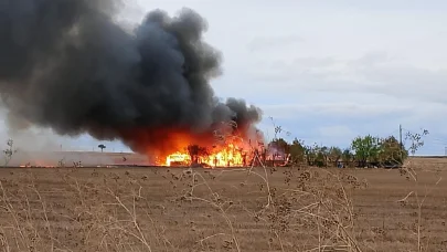Tekirdağ'da baraka alev alev yandı