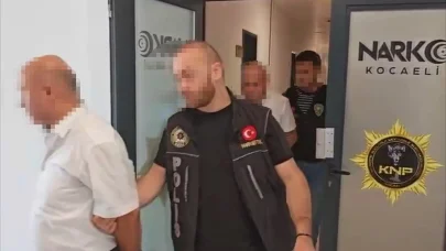 Yolcu otobüsünde ‘pul biber’ ile kaplanmış 7 kilo eroine 2 tutuklama