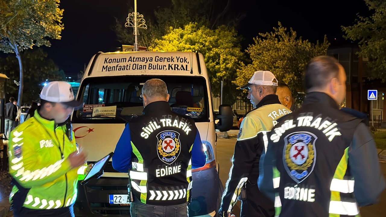 Edirne’de polisten denetim; 4 araç trafikten men edildi