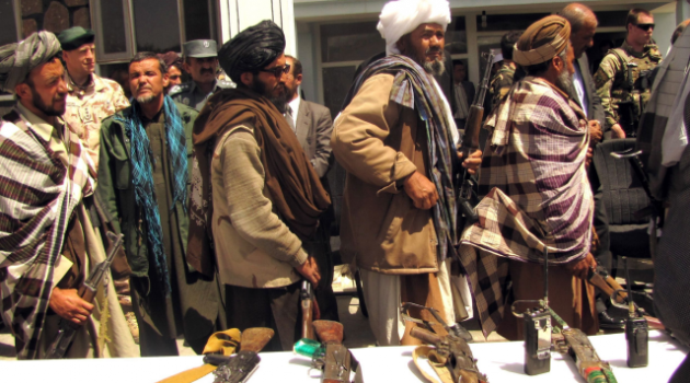 Afganistan'ın Kuzeyinde 20 Taliban Militanı Silah Bıraktı
