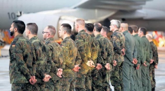 Alman uçakları İncirlik’e vardı