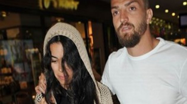 Caner ve Asena Erkin farklı yerlerde eğlendi