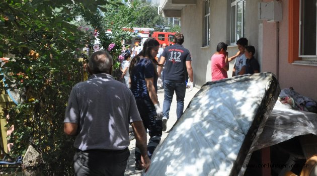 Çocuklar Evde Yangın Çıkarttı