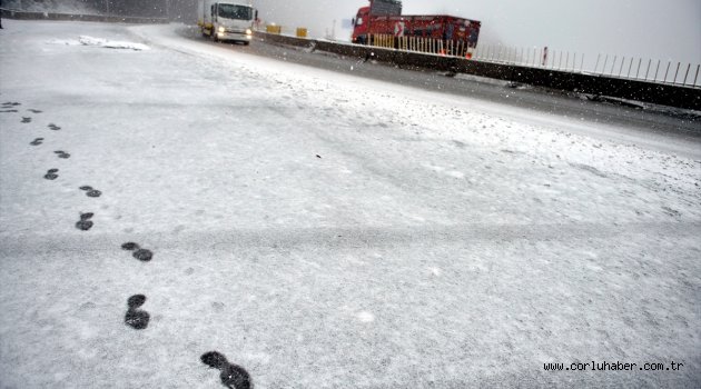 Çorlu'da Kar Yağışı Başladı