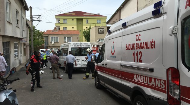 Manevra yapan minibüsün altında kalarak hayatını kaybetti