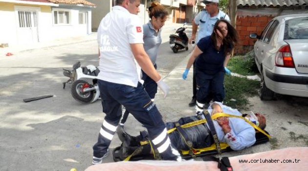 Motosiklet ile Kamyonet Çarpıştı