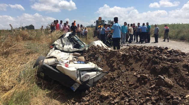 Taş Yüklü Kamyon Kamyonetin Üzerine Devrildi