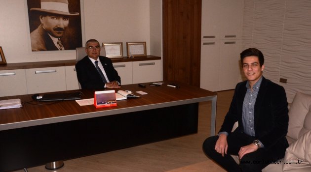 O Ses Türkiye Yarışmacısı Onur’dan Başkan Baysan’a Ziyaret