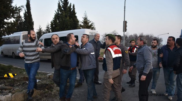 Tır Minibüse Çarptı Ortalık Karıştı