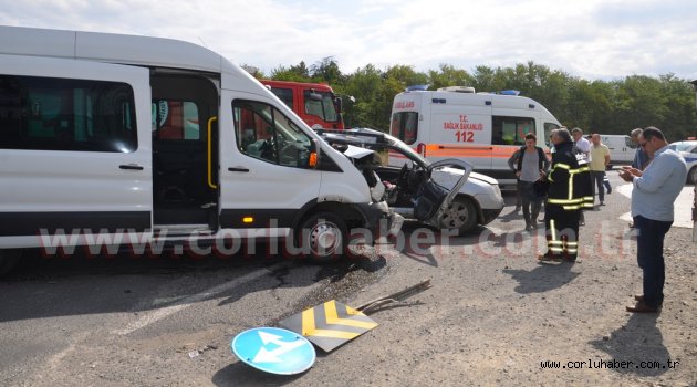 Yolcu Minibüsü Kaza Yaptı 3 Yaralı
