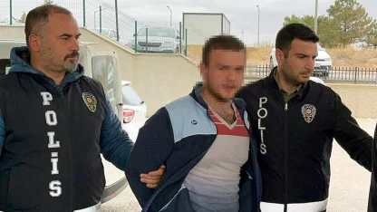 Anne ve babasını öldürüp, 3 akrabasını yaralayan sanığa 74 yıl hapis cezası