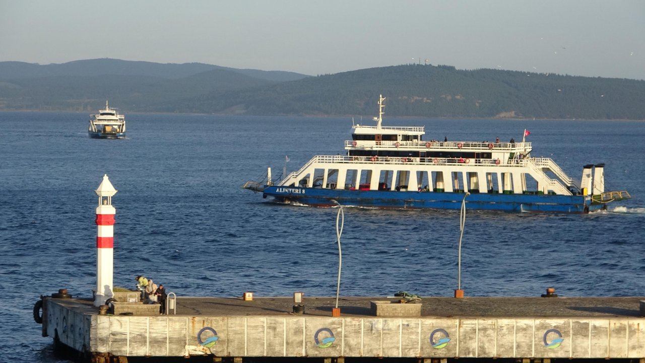 Bozcaada ve Gökçeada feribot seferleri iptal edildi