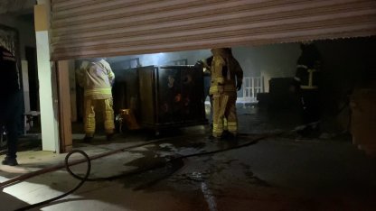 Bursa'da mobilya imalathanesinde çıkan yangın söndürüldü