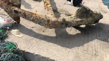 Çanakkale’de balıkçıların ağına 3 tonluk çapa takıldı / Video eklendi
