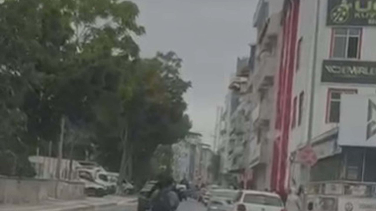 Çanakkale&#039;de trafiği tehlikeye atan motosikletli yakalandı