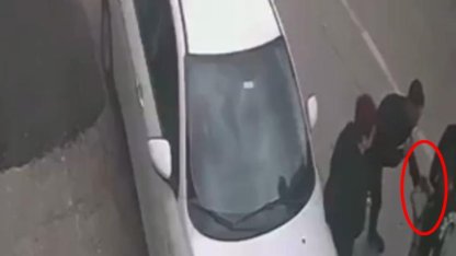 Drift atarken yakalandı, polise saldırıp silahını almaya çalıştı; o anlar kamerada