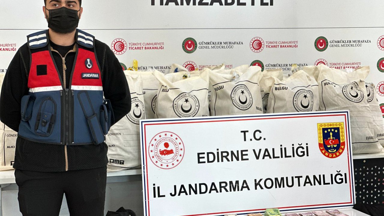 Edirne Hamzabeyli Gümrük Kapısı&#039;nda 105 kilo esrar ele geçirildi / Ek fotoğraflar