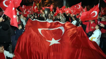 Edirne'de Cumhuriyet Bayramı kutlamalarında fener alayı düzenlendi