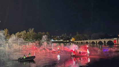 Edirne'de Meriç Nehri'nde kayıklarla fener alayı