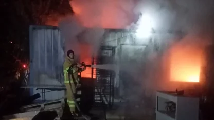 Edirne’de yazlık sitenin deposu yandı