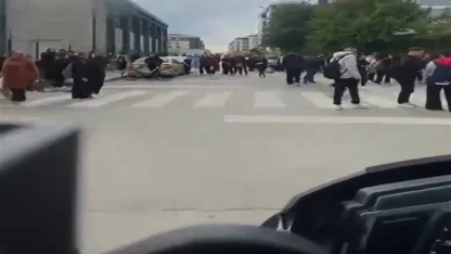 Ehliyetsiz sürücünün okul önünde motosikletle tehlikeli yolculuğuna 65 bin lira ceza