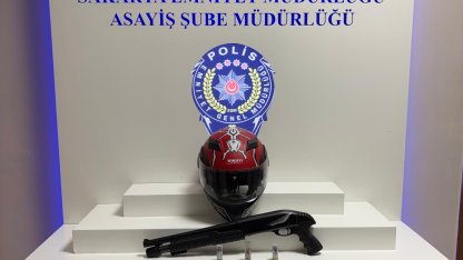 Kask takıp iş yerindekilere tüfekle ateş açtı: 2 yaralı