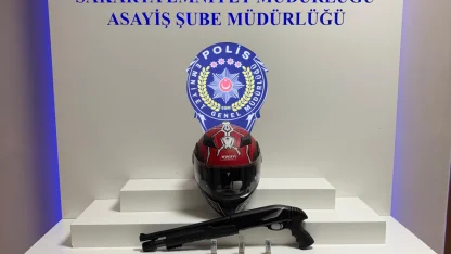 Kask takıp iş yerindekilere tüfekle ateş açtı: 2 yaralı