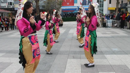 Manyas’ta Cumhuriyet Bayramı törenlerle kutlanıyor