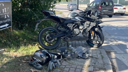 Minibüsle çarpışan motosikletin sürücüsü ağır yaralı
