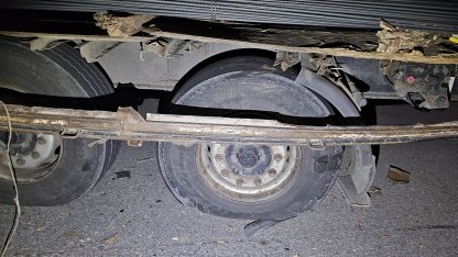 Patlayan lastiği değiştirirken, TIR’ın çarptığı sürücü öldü