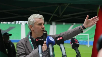 Sakaryaspor’da aday çıkmadı Muhammet Kıratlı ile yola devam kararı alındı